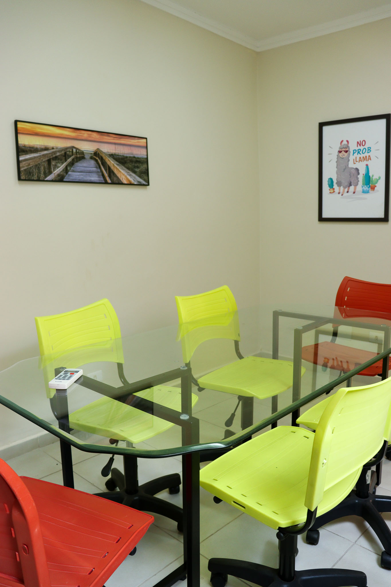 Sala de reunião para 6 pessoas no Goá Café em São José dos Campos