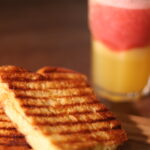 brioche na chapa, pão na chapa com suco