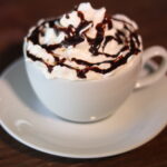 cappuccino com chantilly