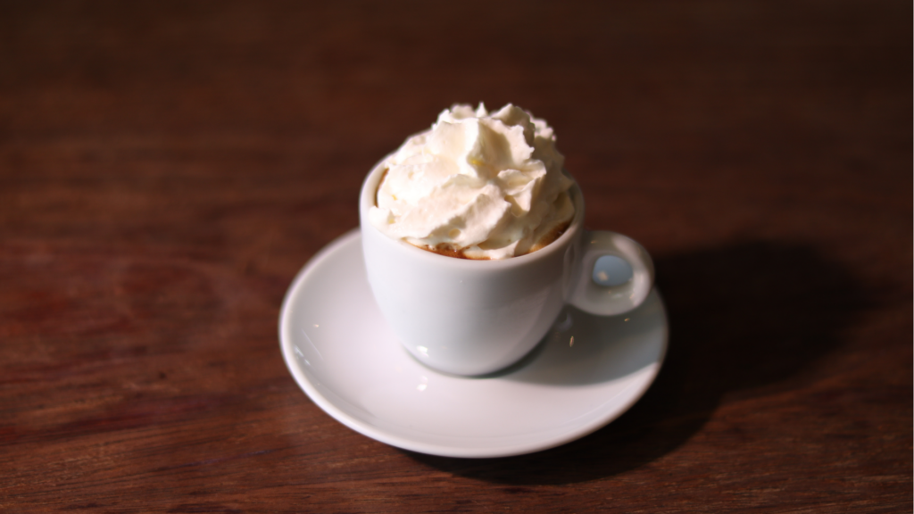 café espresso com chantilly pana